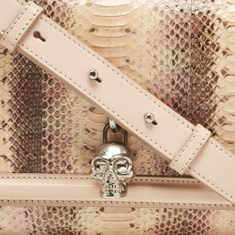 مملوكة مسبقًا Alexander McQueen Blush Pink Python and Leather Skull Flap Bag