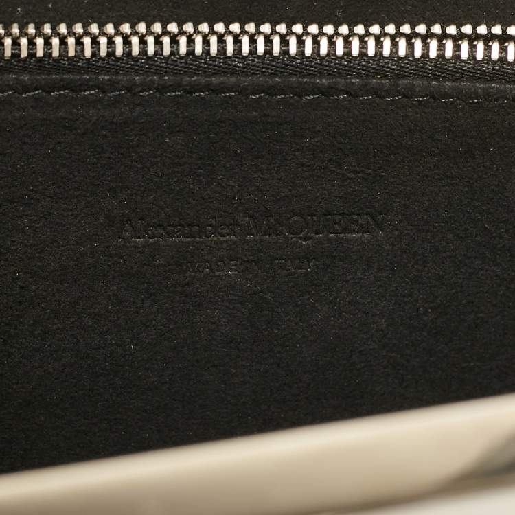 Pre Owned Alexander McQueen Black Quilted Leather Knuckle Flap Clutch