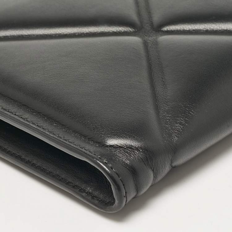 Pre Owned Alexander McQueen Black Quilted Leather Knuckle Flap Clutch