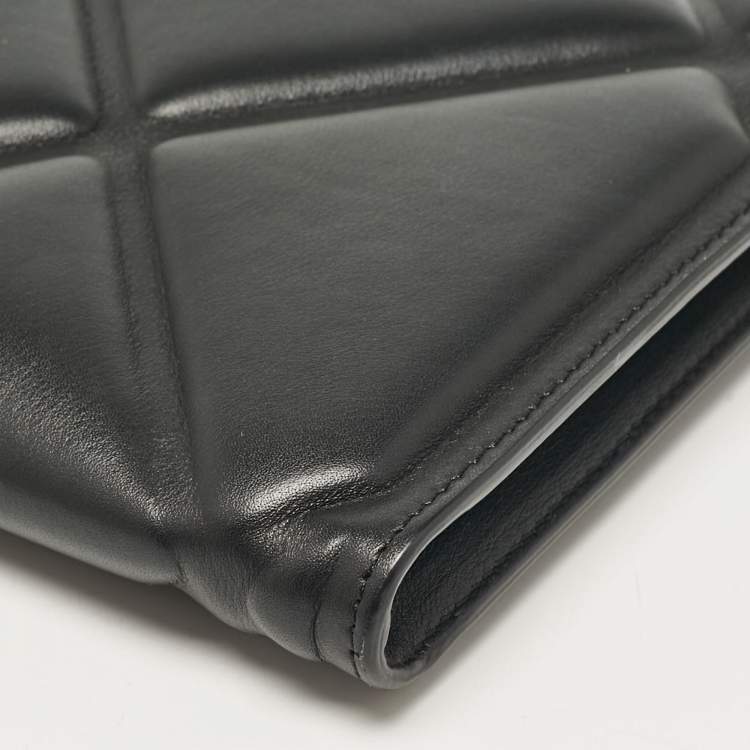 Pre Owned Alexander McQueen Black Quilted Leather Knuckle Flap Clutch