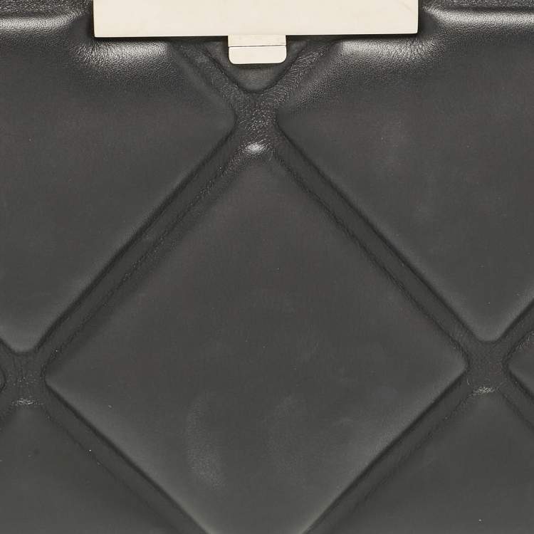 Pre Owned Alexander McQueen Black Quilted Leather Knuckle Flap Clutch