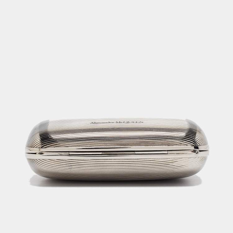 Pre Owned Alexander McQueen Silver Mini Crystals Metal Chain Clutch