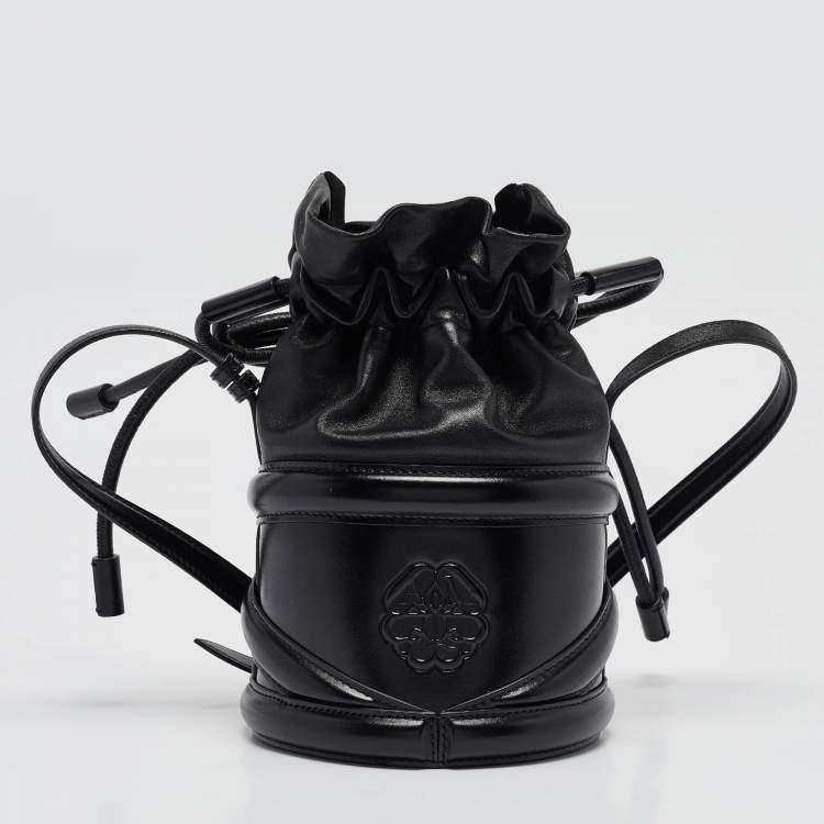Pre Owned Alexander McQueen Black Leather The Soft Curve Bucket Bag