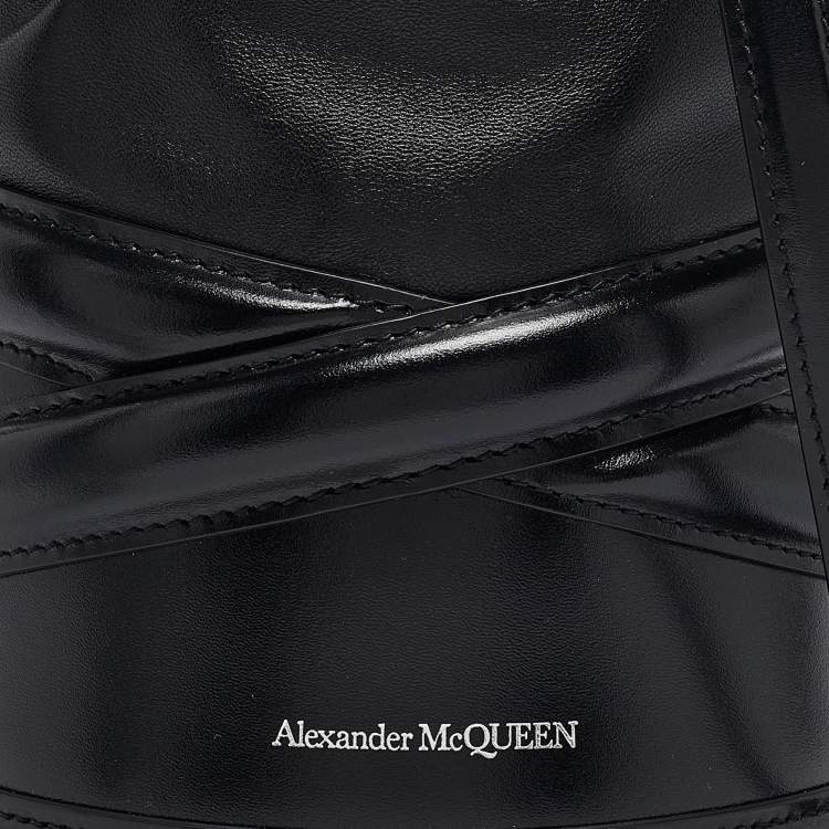 Pre Owned Alexander McQueen Black Leather The Soft Curve Bucket Bag