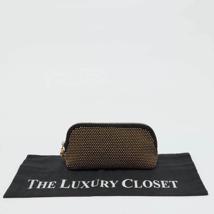 مملوكة مسبقًا Alexander McQueen Black Suede Studded Zip Pouch
