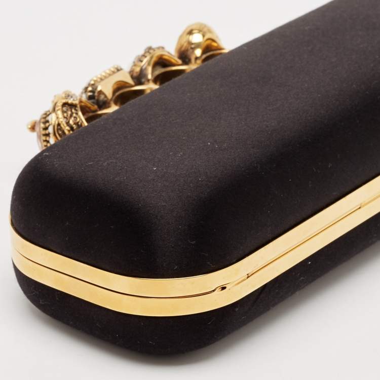 مملوكة مسبقًا Alexander McQueen Black Satin Crystal Knuckle Duster Clutch