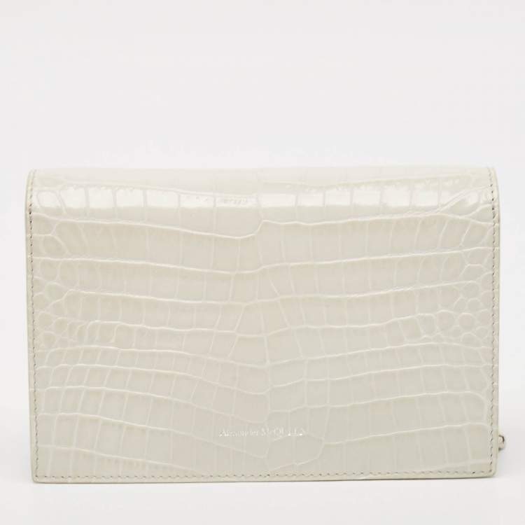 Pre Owned Alexander McQueen White Croc Embossed Leather Small Skull Shoulder Bag