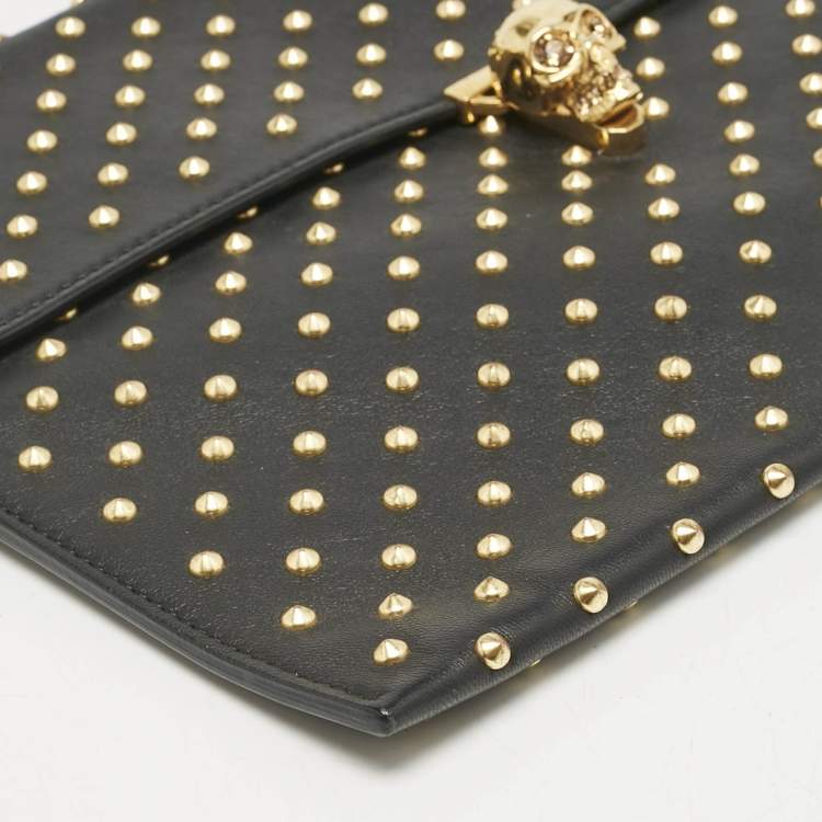 Pre Owned Alexander McQueen Black Leather Studded Flat Skull Clutch