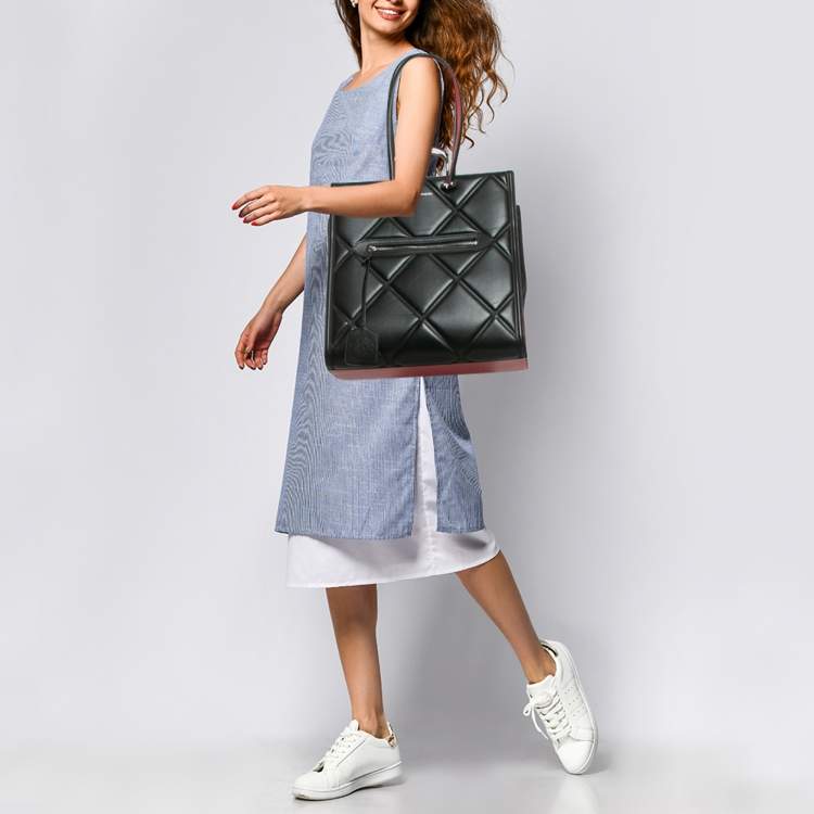 Pre Owned Alexander McQueen Black Quilted Leather The Tall Story Tote