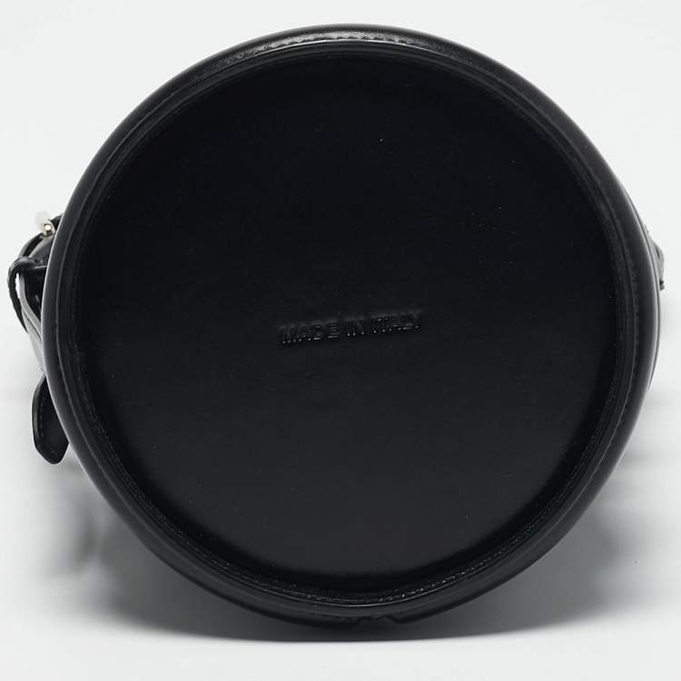 Pre Owned Alexander McQueen Black Leather The Curve Bucket Bag
