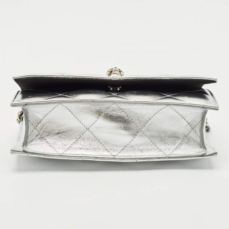 Pre Owned Alexander McQueen Silver Quilted Leather Small Skull Chain Bag 