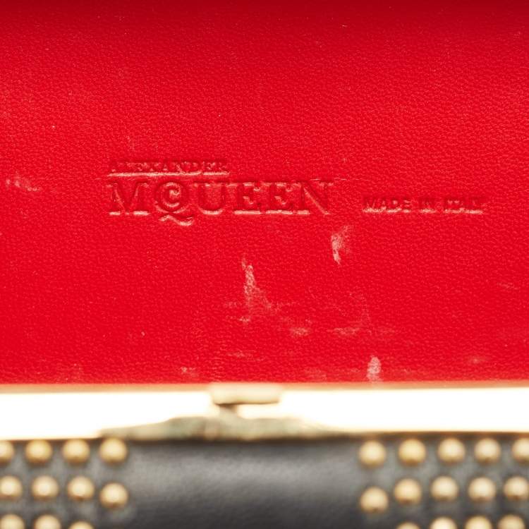 Pre Owned Alexander McQueen Black Leather Studded Brittania Skull Box Clutch