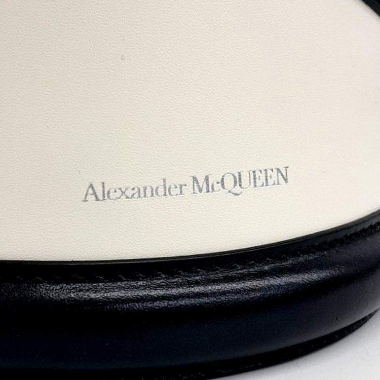 Pre Owned Alexander McQueen Beige Black Leather Curve Bucket Bag