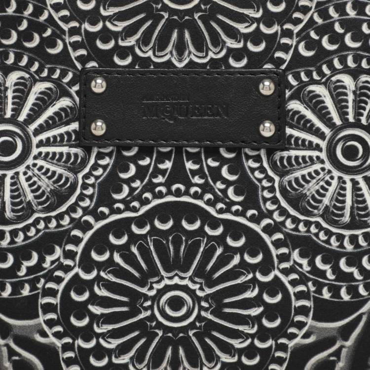 Pre Owned Alexander McQueen De Manta Black/White Printed Satin Clutch