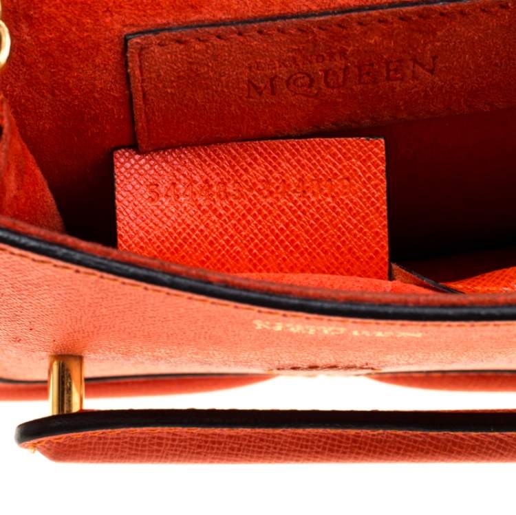 مملوكة مسبقًا Alexander McQueen Orange Leather Mini Heroine Chain Crossbody Bag