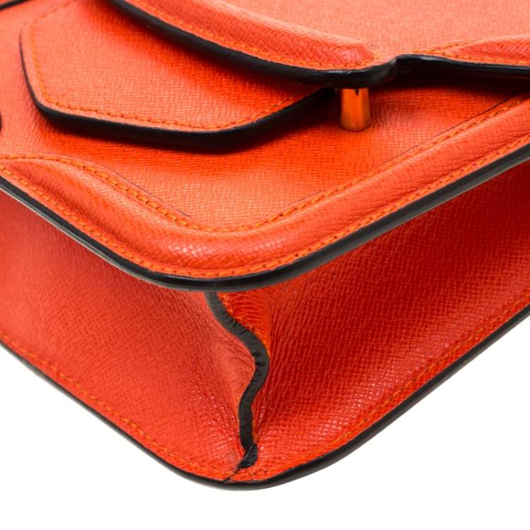 مملوكة مسبقًا Alexander McQueen Orange Leather Mini Heroine Chain Crossbody Bag