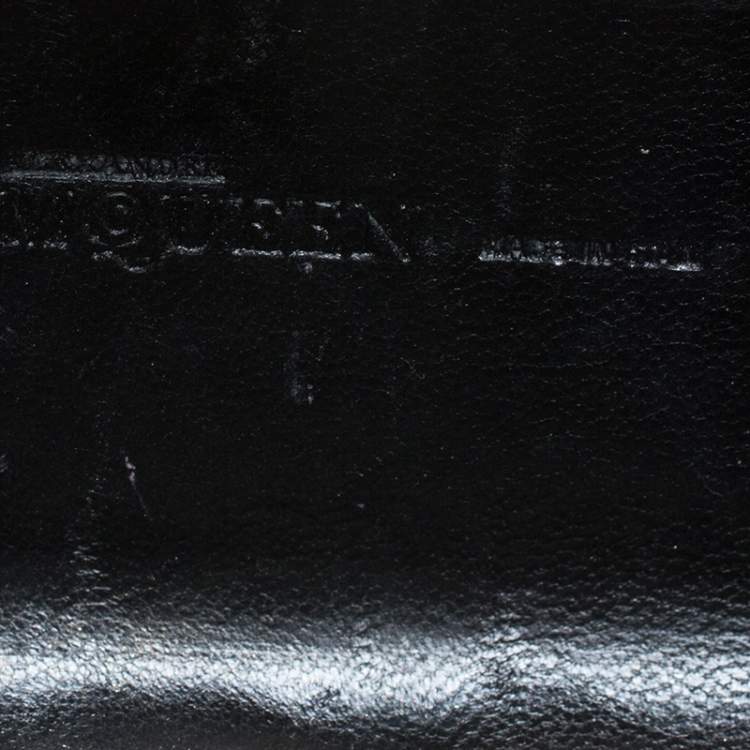 Pre Owned Alexander McQueen Black Pleated Leather Skull Lock Clutch