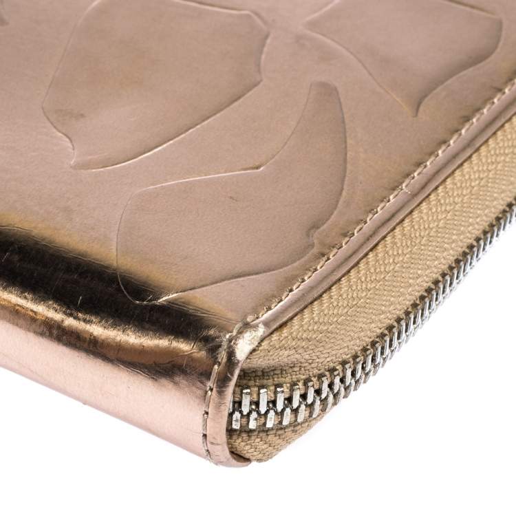 Pre Owned Alexander McQueen Metallic Rose Gold Patent Leather Zip Around Wallet