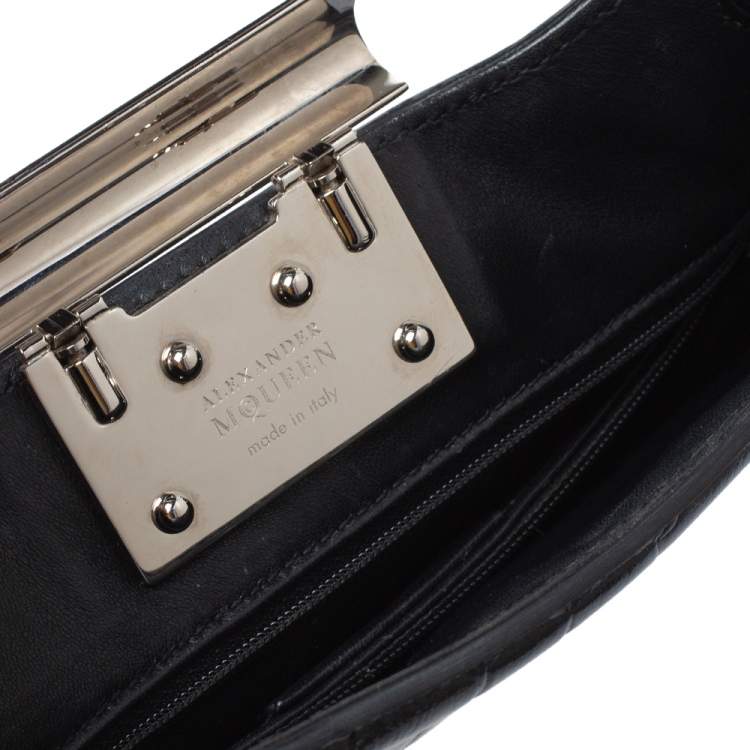 Pre Owned Alexander McQueen Black Croc Embossed Patent Leather Squeeze It Clutch 