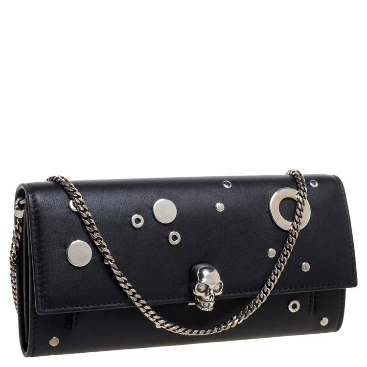 مملوكة مسبقًا Alexander McQueen Black Leather Eyelet Wallet on Chain