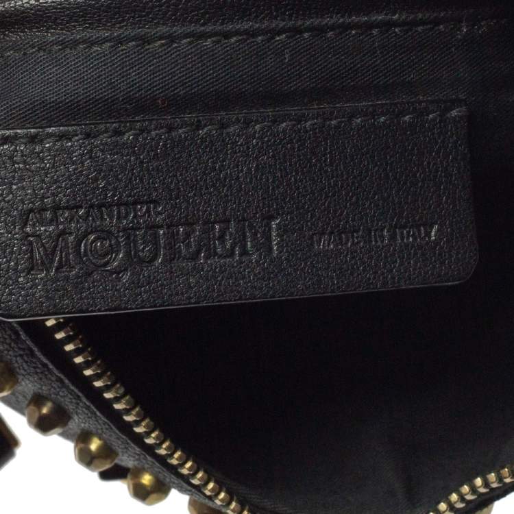 مملوكة مسبقًا Alexander McQueen Black Leather Studded De Manta Clutch