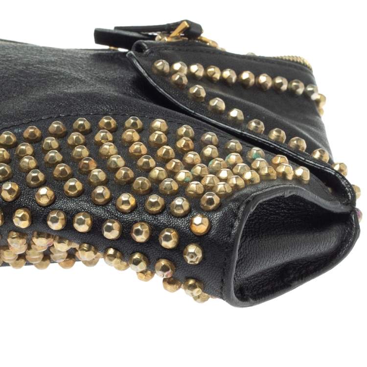 مملوكة مسبقًا Alexander McQueen Black Leather Studded De Manta Clutch