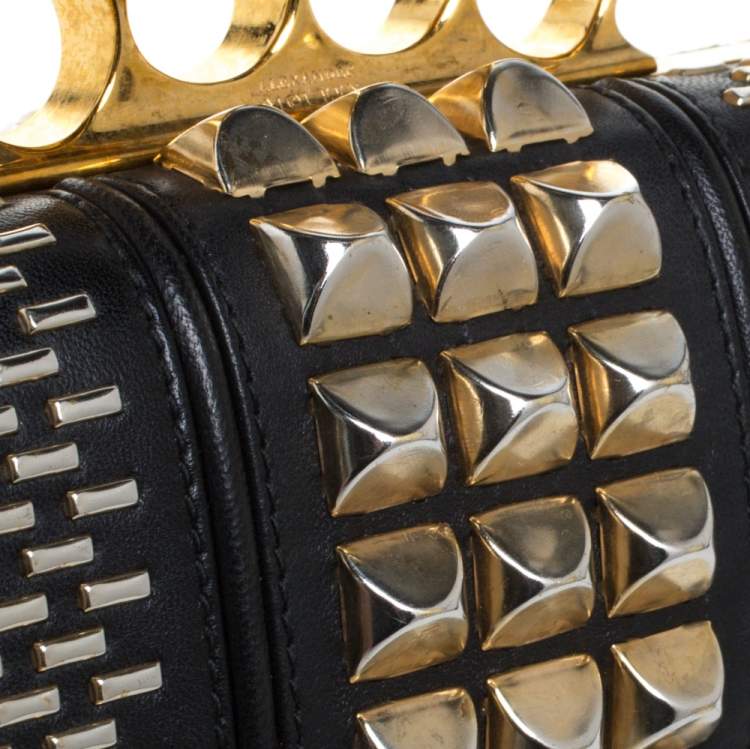مملوكة مسبقًا Alexander McQueen Black Studded Leather Skull Knuckle Clutch