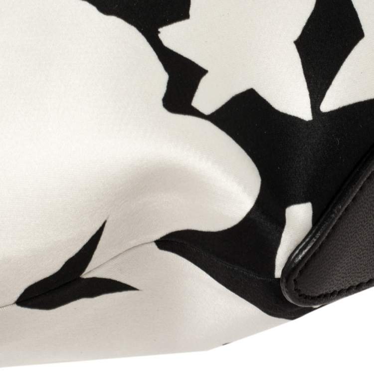 Pre Owned Alexander McQueen Black/White Printed Satin and Leather Medium De Manta Clutch