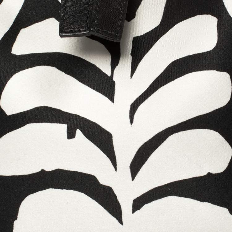 Pre Owned Alexander McQueen Black/White Printed Satin and Leather Medium De Manta Clutch