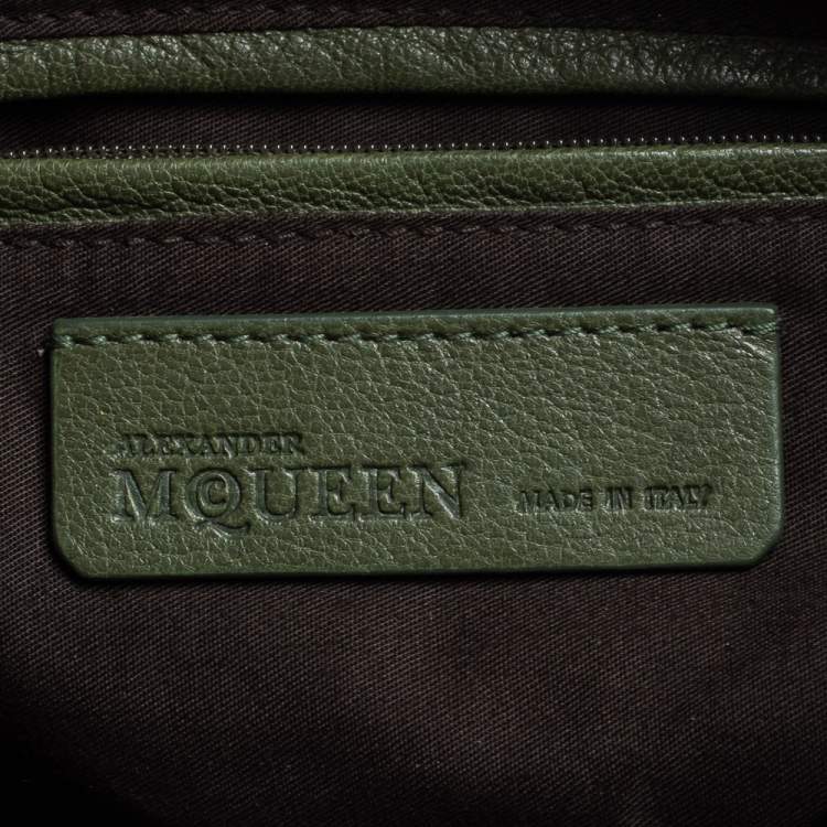 مملوكة مسبقًا Alexander McQueen Olive Green Leather Medium Faithful De Manta Clutch