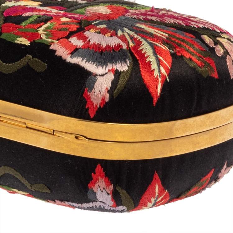 Pre Owned Alexander McQueen Black Satin Floral Embroidered Skull and Unicorn Knuckle Clutch