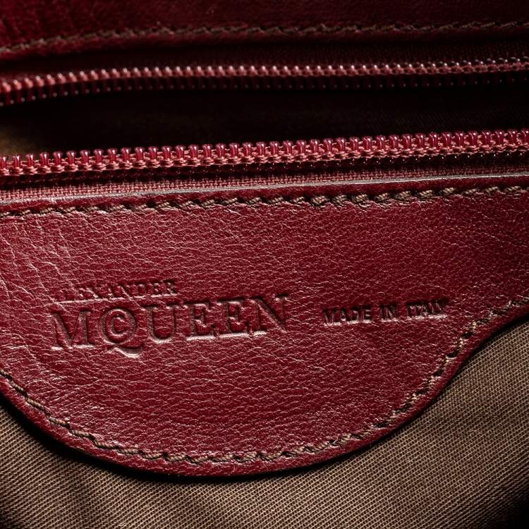 مملوكة مسبقًا Alexander McQueen Burgundy Croc Embossed Patent Leather Novak Bag