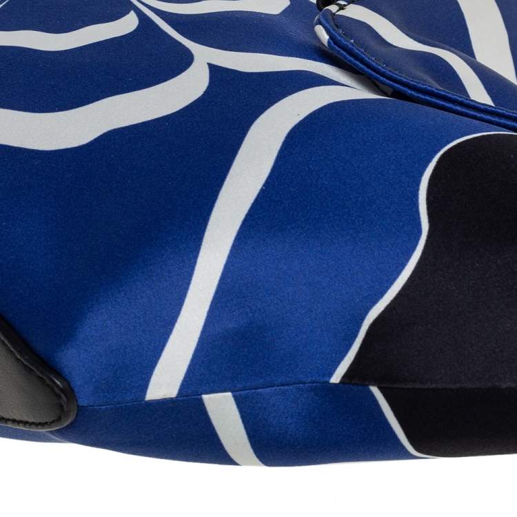 Pre Owned Alexander McQueen Blue/White Printed Satin and Leather Medium De Manta Clutch