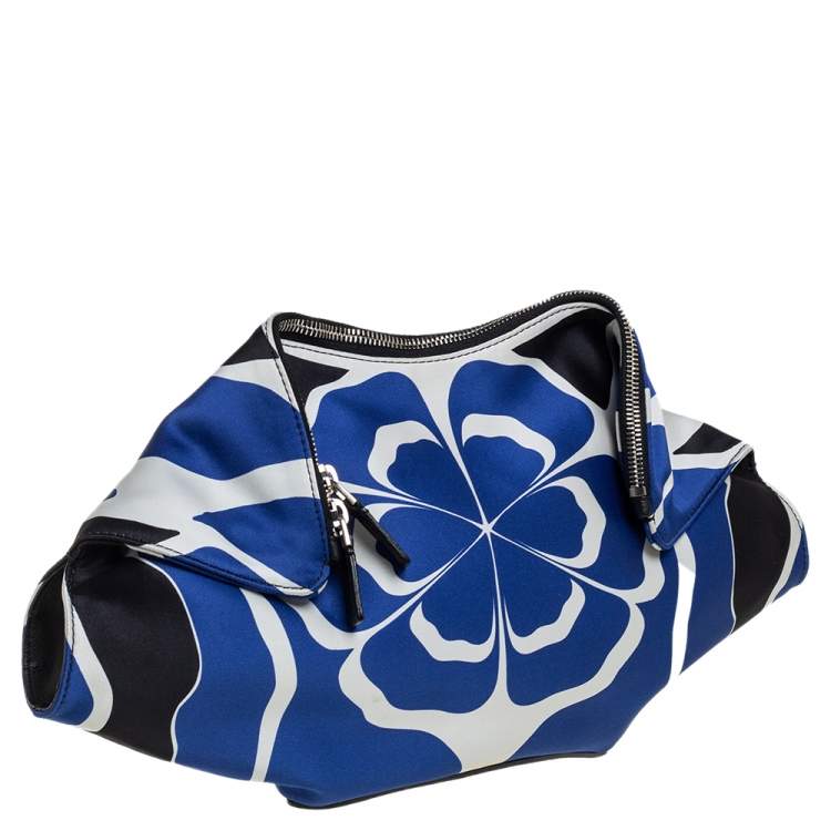Pre Owned Alexander McQueen Blue/White Printed Satin and Leather Medium De Manta Clutch