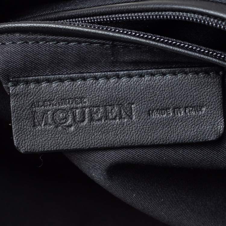 Pre Owned Alexander McQueen Blue/White Printed Satin and Leather Medium De Manta Clutch