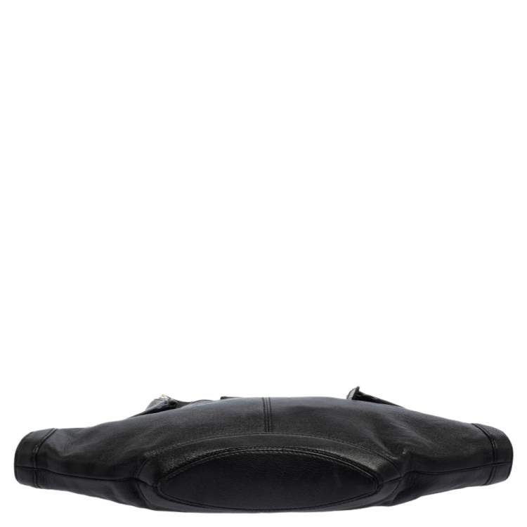 مملوكة مسبقًا Alexander McQueen Black Leather Medium De Manta Clutch