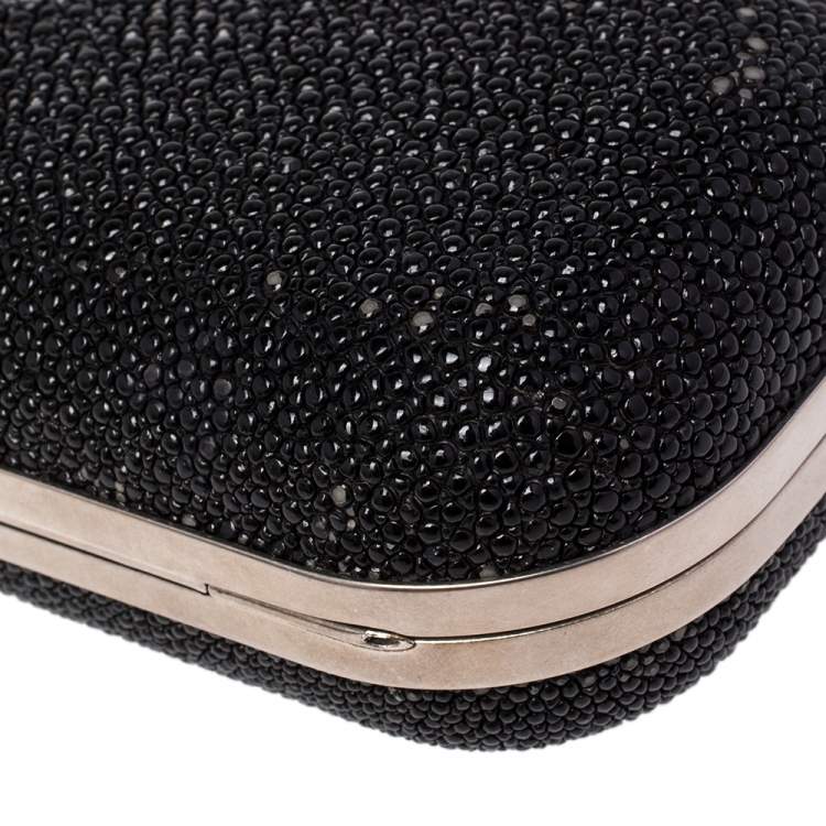 مملوكة مسبقًا Alexander McQueen Black Stingray Knuckle Box Clutch
