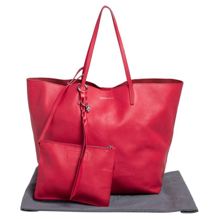 Pre Owned Alexander McQueen Red Leather Skull Charm Shopper Tote 