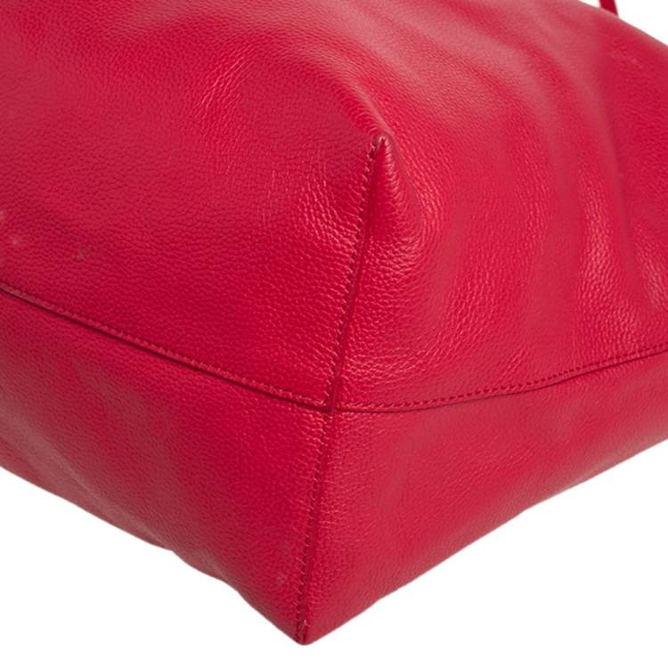 Pre Owned Alexander McQueen Red Leather Skull Charm Shopper Tote 