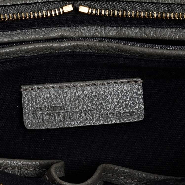 مملوكة مسبقًا Alexander McQueen Grey Leather Skull Padlock Tote