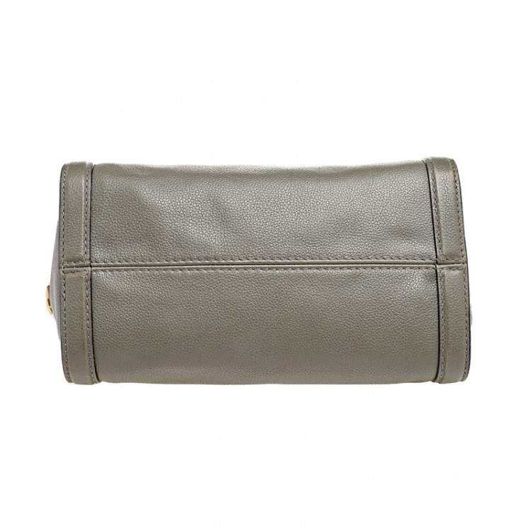 مملوكة مسبقًا Alexander McQueen Grey Leather Skull Padlock Tote
