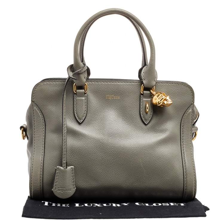 مملوكة مسبقًا Alexander McQueen Grey Leather Skull Padlock Tote