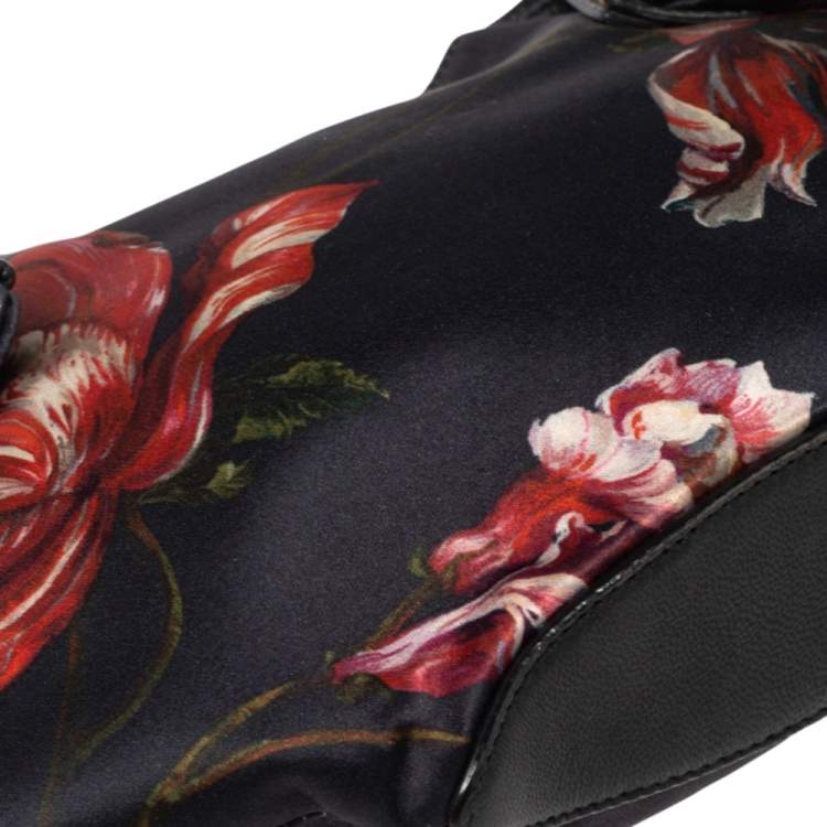 Pre Owned Alexander McQueen Black/Pink Floral Print Satin and Leather Medium De Manta Clutch