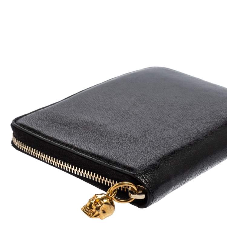 Pre Owned Alexander McQueen Black Leather Skull Zip Around Wallet