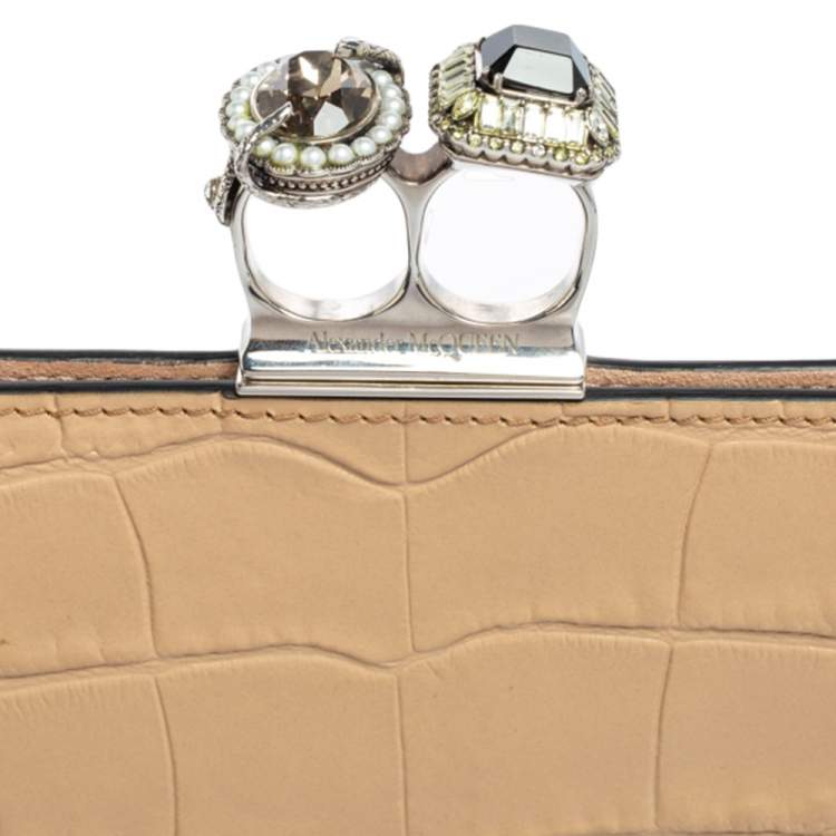 Pre Owned Alexander McQueen Beige/Black Croc Embossed Leather Two Ring Clutch