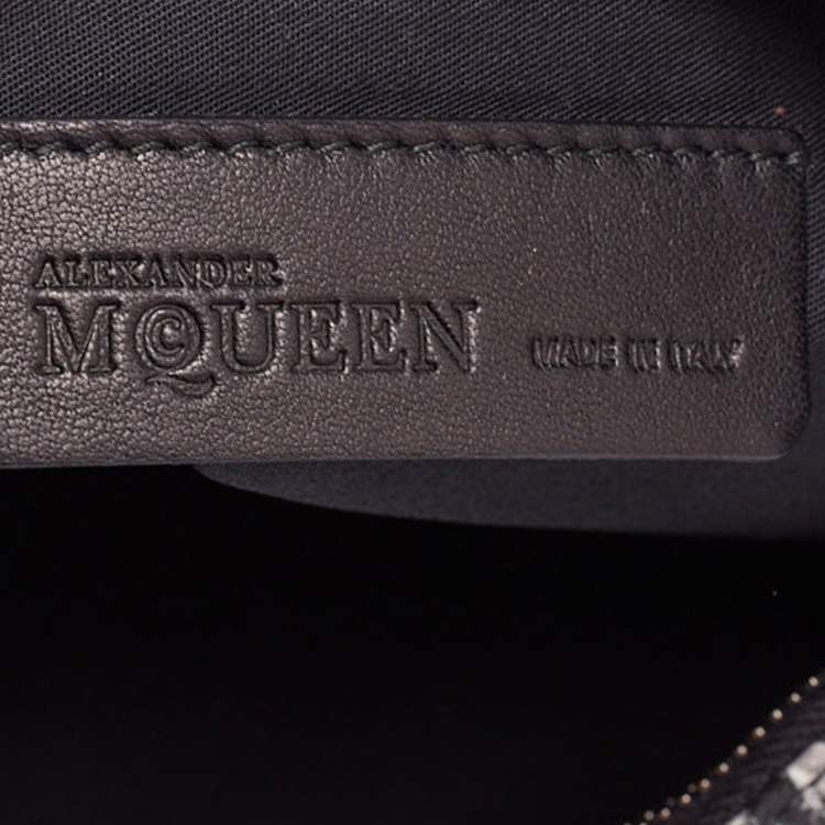 Pre Owned Alexander McQueen Black/White Printed Satin and Leather Medium De Manta Clutch