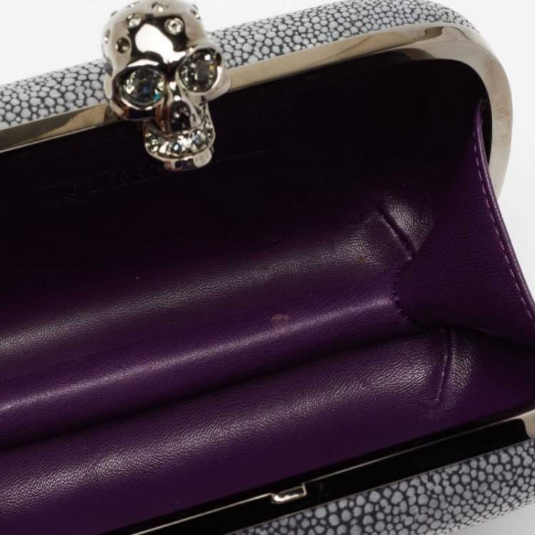 Pre Owned Alexander McQueen Grey Stingray Effect Leather Skull Clutch