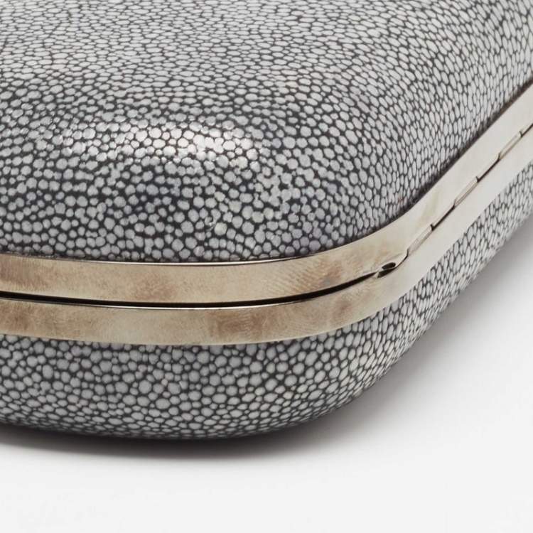 Pre Owned Alexander McQueen Grey Stingray Effect Leather Skull Clutch