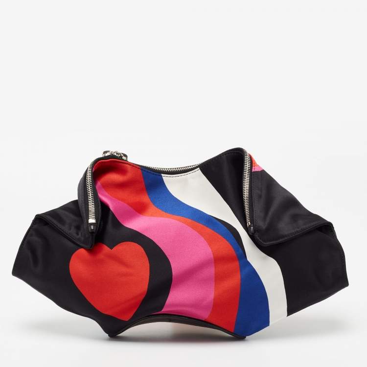 مملوكة مسبقًا Alexander McQueen Black Heart Print Satin And Leather Medium De Manta Clutch