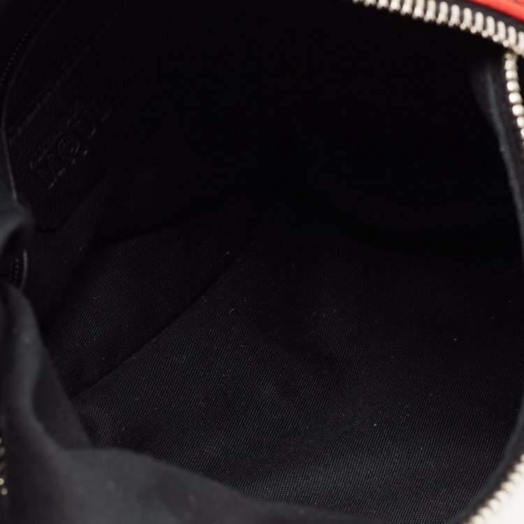 مملوكة مسبقًا Alexander McQueen Black Heart Print Satin And Leather Medium De Manta Clutch